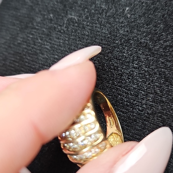 10KT YELLOW GOLD AND DIAMOND DOME WEDDING OR ANNIVERSARY RING - Picture 10 of 14